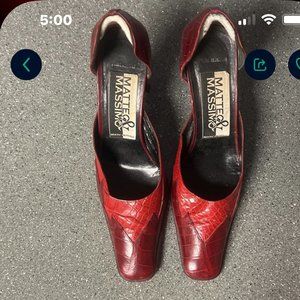 Ladies Alligator Pumps